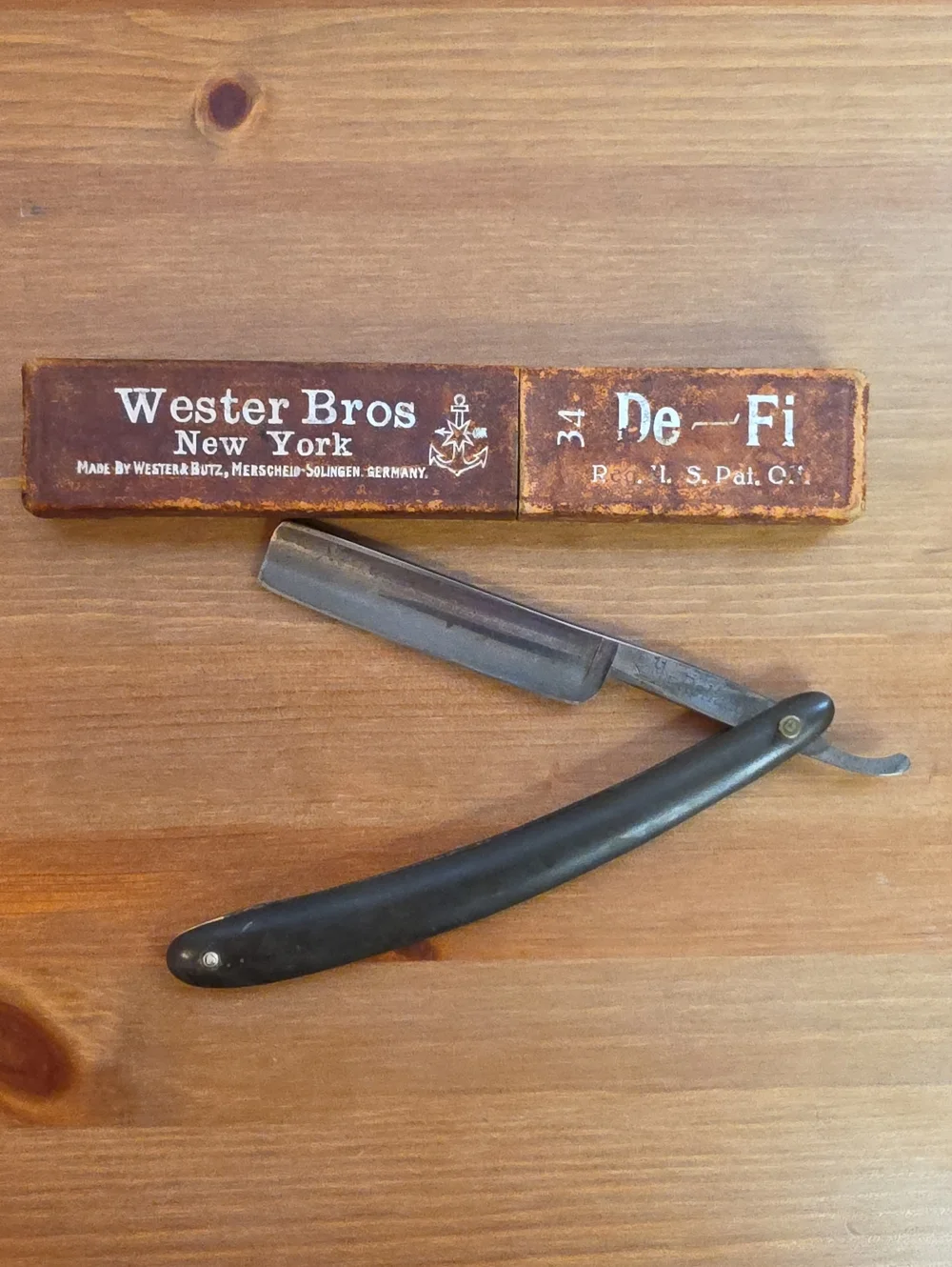 Antique - Vintage Wester Bros Straight Razor - Original Box
